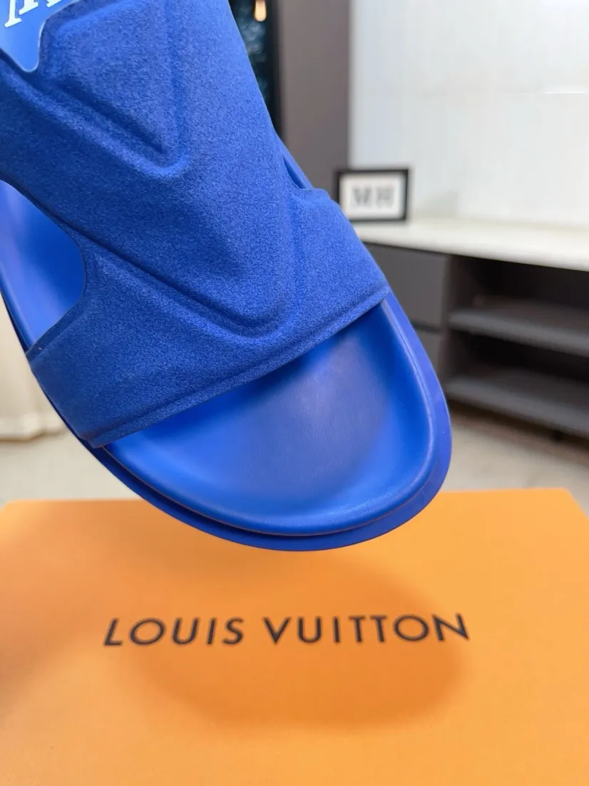 Men's shoes 💰300🌹🌹【LV】Multi-color new men's slippers, original top quality version, original special frosted cowhide➕sheepskin inner and side, non-slip combination sole, more stable walking, more comfortable and lightweight, high-end and generous, size: 38~44